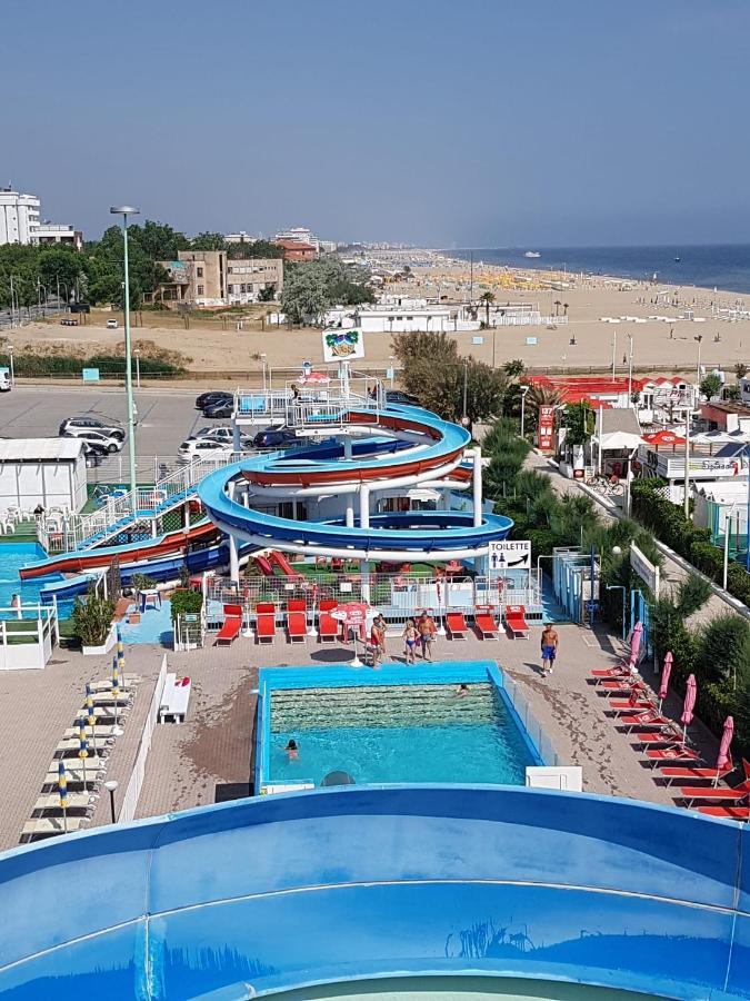 Hotel Monti Риччоне Экстерьер фото