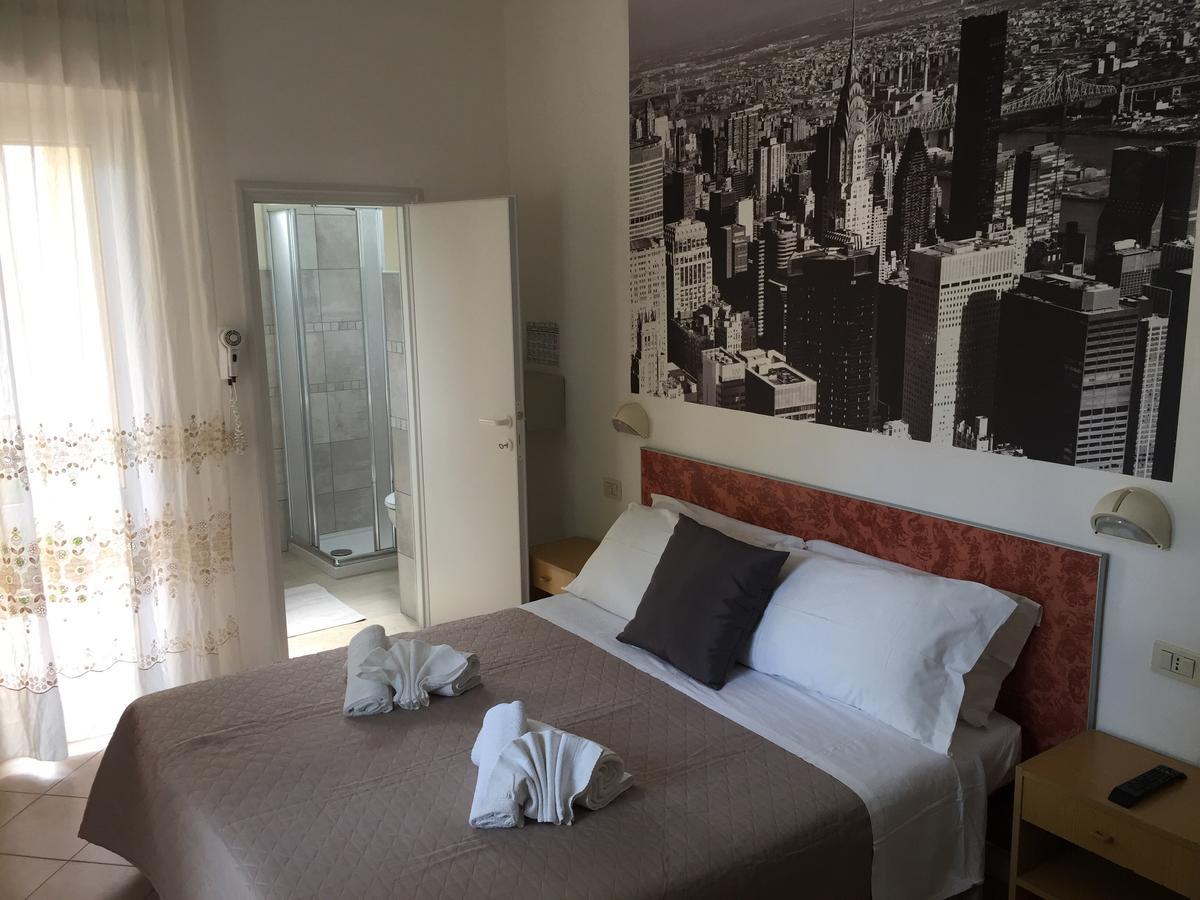 Hotel Monti Риччоне Экстерьер фото