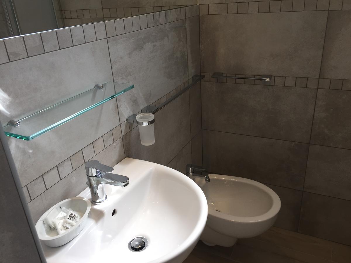 Hotel Monti Риччоне Экстерьер фото