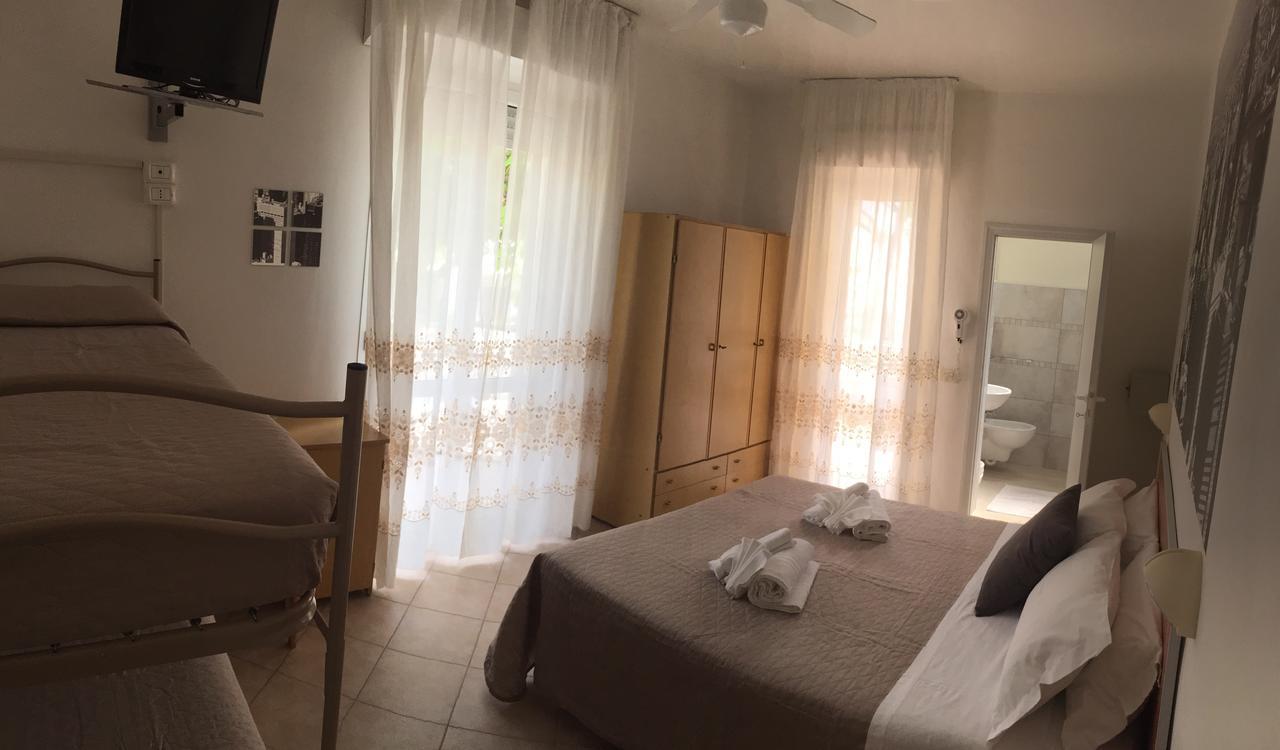 Hotel Monti Риччоне Экстерьер фото