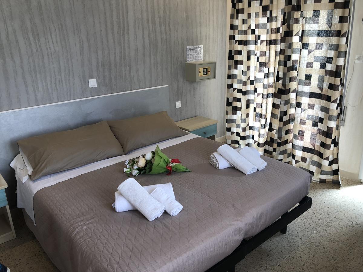 Hotel Monti Риччоне Экстерьер фото