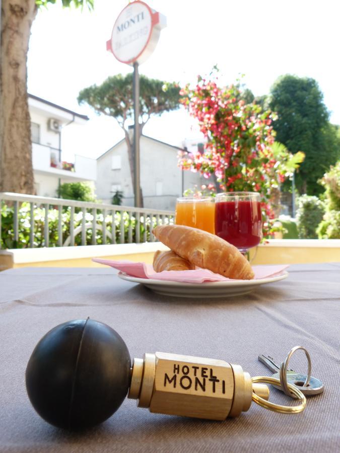 Hotel Monti Риччоне Экстерьер фото