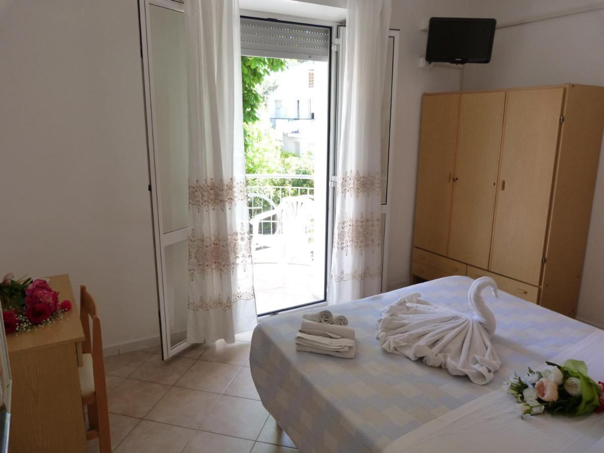 Hotel Monti Риччоне Экстерьер фото